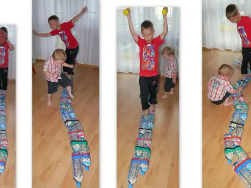 Sensoryczny tor przeszkód: Rozwój i zabawa DIY w domu!